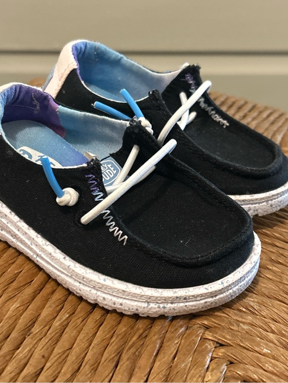 Toddler Girls Hey Dudes Wendy Slip On Shoes Size 5c Black Pink